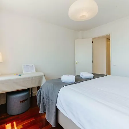 Rent4rest Graca River View With Parking * Lisbon