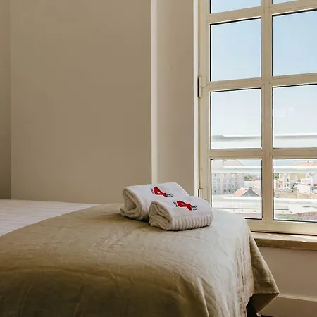 Rent4rest Graca River View With Parking * ליסבון